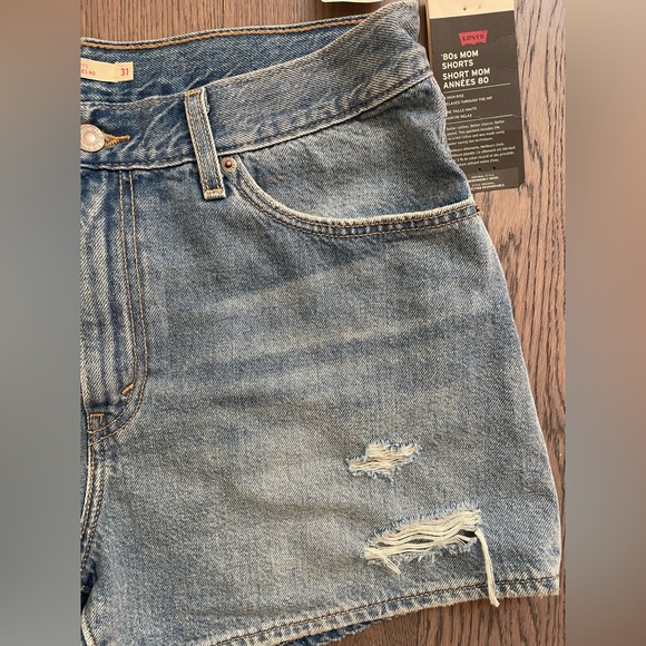 Levi’s 80s mom short. - Picture 3 of 4